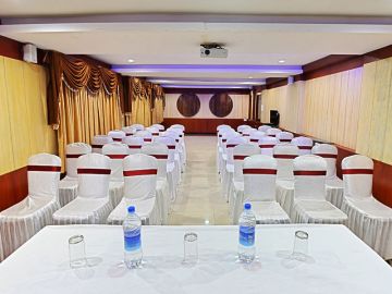 3 Days Ooty, Coonoor, Pykara and Mudumalai Waterfall Holiday Package