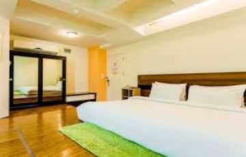 Magical 7 Days Phuket Shopping Trip Package