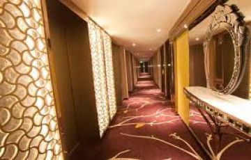 Ecstatic Hng Honeymoon Tour Package for 5 Days 4 Nights from Delhi