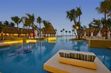 Ecstatic 7 Days Tamarin Luxury Vacation Package