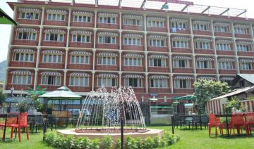 Family Getaway 6 Days Mumbai to Kashmir Rafting Holiday Package