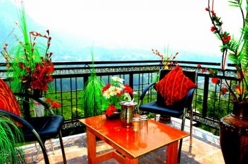 Experience 2 Days 1 Night Manali Family Holiday Package
