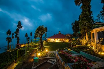 Experience 4 Days 3 Nights Darjeeling Family Vacation Package