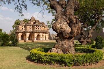 Best Hampi Historical Places Tour Package for 4 Days