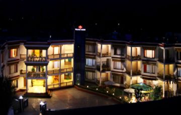 Experience 9 Days 8 Nights Chadar Trip Package