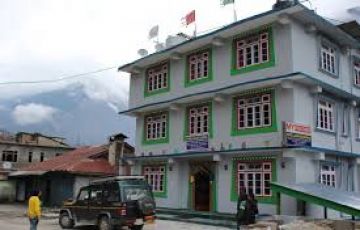 Family Getaway 7 Days 6 Nights Lachung Mountain Vacation Package