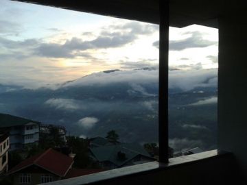 Ecstatic 4 Days Mumbai to Darjeeling Family Holiday Package