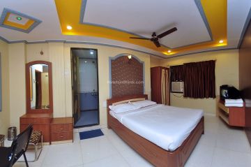 Experience 3 Days Shirdi Historical Places Vacation Package