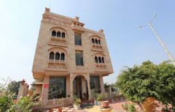 Heart-warming 3 Days 2 Nights Shirdi Luxury Holiday Package