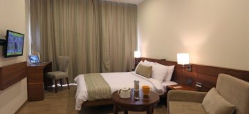 Heart-warming 3 Days 2 Nights Shirdi Luxury Holiday Package