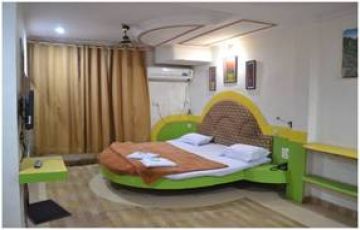 Ecstatic 5 Days Delhi to Madhyamgram Trip Package