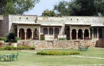 Madhya Pradesh Luxury Tour Package for 6 Days from Mumbai