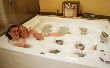 Heart-warming 4 Days 3 Nights Goa Water Activities Tour Package