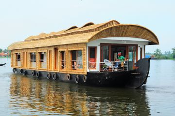 Amazing 5 Days 4 Nights Kumarakom Tour Package