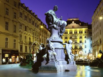 9 Days 8 Nights Vienna, Salzburg, Budapest with Zagreb River Trip Package