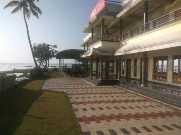 Pleasurable Kerala Hill Stations Tour Package for 4 Days 3 Nights from Delhi