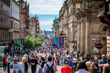 Best 11 Days Glasgow Luxury Trip Package