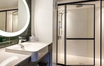 Family Getaway 4 Days Delhi to Australia Romance Vacation Package