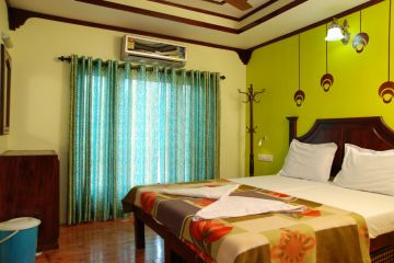 Ecstatic Alleppey Family Tour Package for 2 Days from Alappuzha