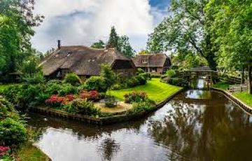 Memorable 8 Days Delhi to Haarlem Family Vacation Package
