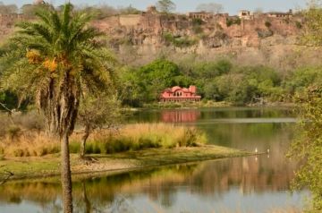 Experience 2 Days Delhi to Ranthambhore Fort Wildlife Vacation Package