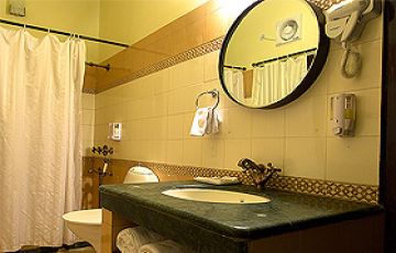 Ecstatic 4 Days Delhi to Ranthambhore Fort Honeymoon Tour Package