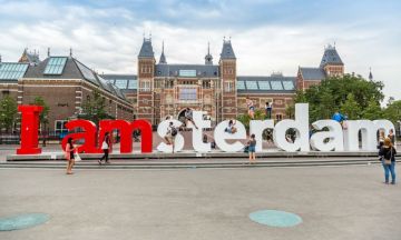 Amazing 7 Days Amsterdam and Paris Vacation Package