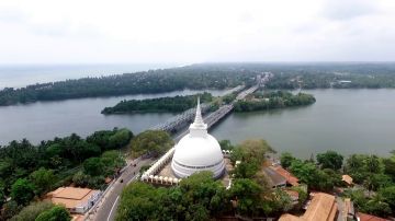 Memorable 4 Days 3 Nights Kalutara and Colombo Beach Vacation Package
