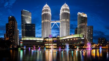 8 Days SIngapore, Malaysia, Kuala Lumpur with Sentosa Romantic Holiday Package