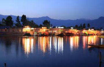 Memorable 4 Days Srinagar to Pahalgam Honeymoon Holiday Package