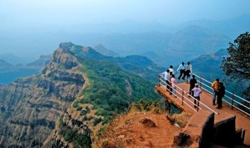 Heart-warming 3 Days Mumbai to Mahabaleshwar Beach Vacation Package