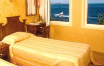 Magical Kerala Offbeat Tour Package for 4 Days