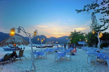 Romantic Honeymoon - 2 Night Phuket, 1 Night Phi Phi Island & 2 Night Krabi Package