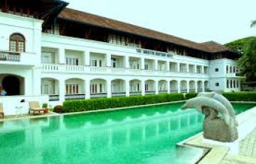 Family Getaway 5 Days Delhi to Kerala Nature Trip Package