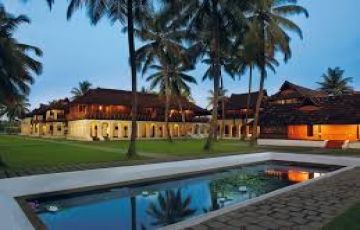 Family Getaway 5 Days Delhi to Kerala Nature Trip Package