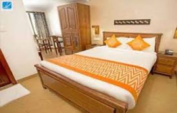 Family Getaway 5 Days Delhi to Kerala Friends Trip Package