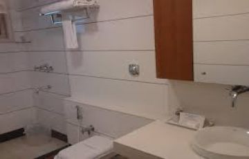 Family Getaway 5 Days 4 Nights Kerala Beach Tour Package