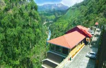 5 Days 4 Nights Delhi to Kerala Beach Tour Package