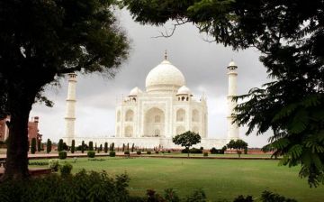 Amazing 3 Days Mathura with Agra Trip Package