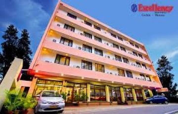 Beautiful 5 Days Delhi to Kerala Family Holiday Package