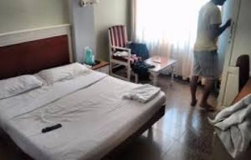 Beautiful 5 Days Delhi to Kerala Family Holiday Package