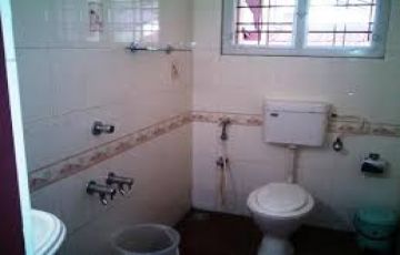 Beautiful 5 Days Delhi to Kerala Family Holiday Package