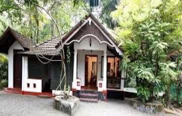 Beautiful 4 Days Delhi to Kerala Friends Trip Package