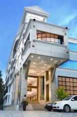 Ecstatic 4 Days Delhi to Kerala Water Sport Trip Package