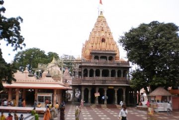 3 Days Ujjain, Omkareshwar, Maheshwar and Mandu Romantic Trip Package