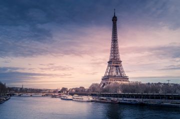 Beautiful 5 Days Delhi to Paris Romantic Tour Package