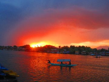 4 Days 3 Nights Srinagar to Shikara Ride Romantic Vacation Package