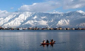 Heart-warming 6 Days Srinagar Honeymoon Tour Package