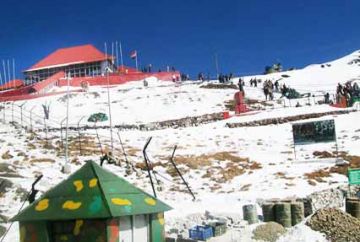 6 Days 5 Nights Gangtok, Lachen, Lachung and Yumthang Valley Family Vacation Package