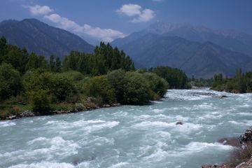 Heart-warming Kashmir Tour Package for 6 Days 5 Nights
